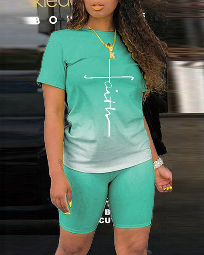 

Plus Size Letter Print Ombre Casual Top & Shorts Set, Light green