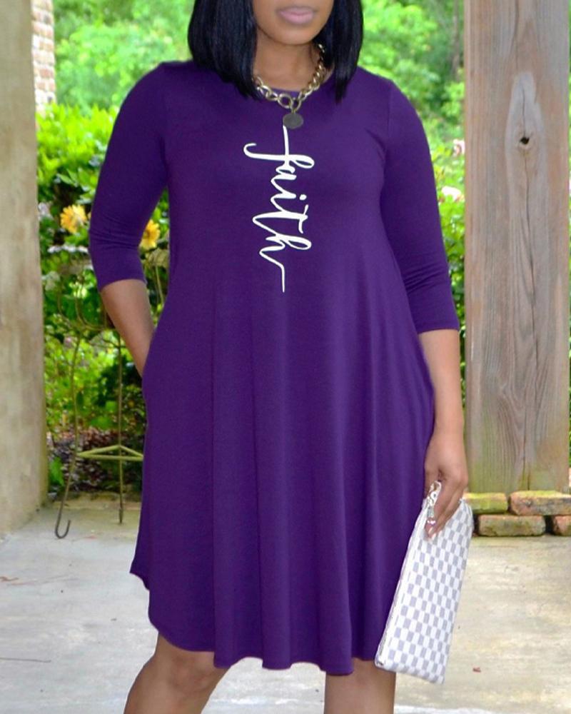 

Plus Size Letter Print Pocket Detail Casual Dress, Purple