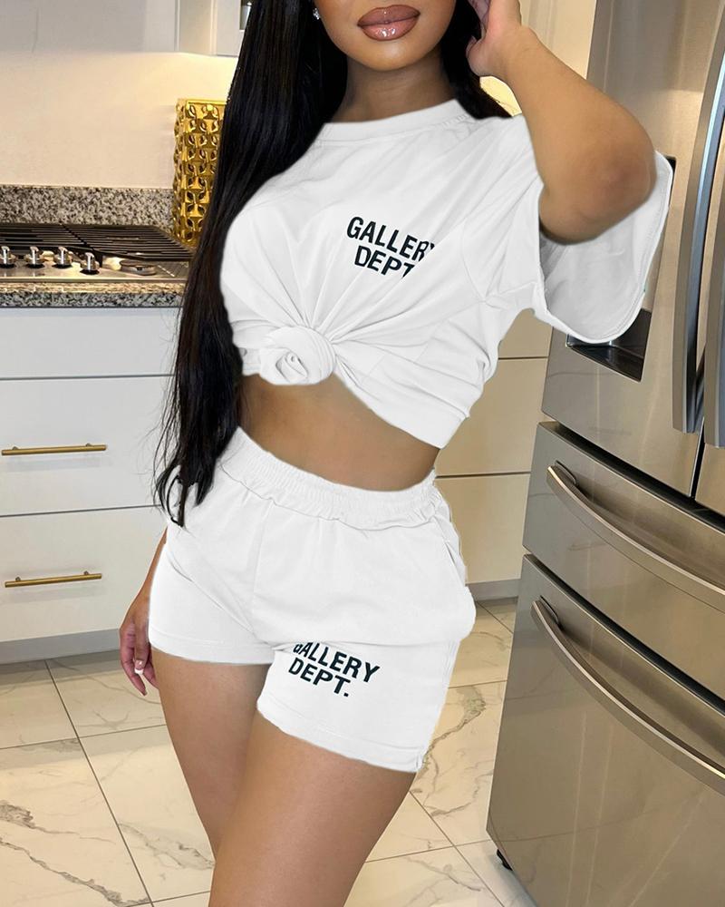 

Letter Print Top & High Waist Shorts Set, White