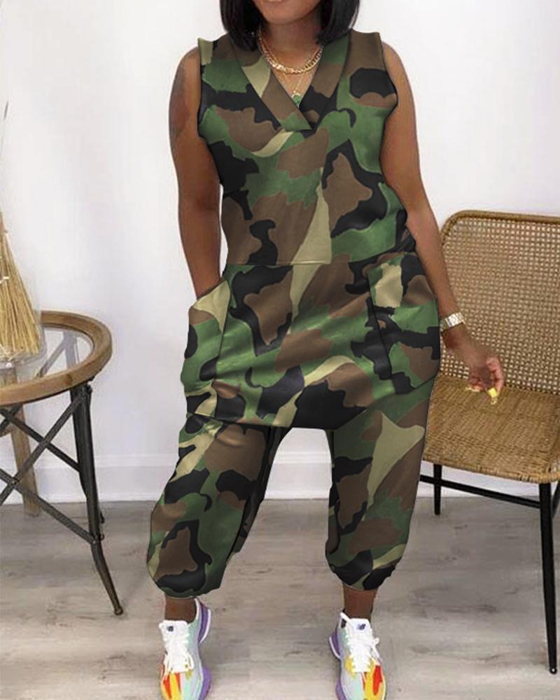 

Camouflage Sleeveless Pocket Design V-Neck Jumpsuit, Camoflage