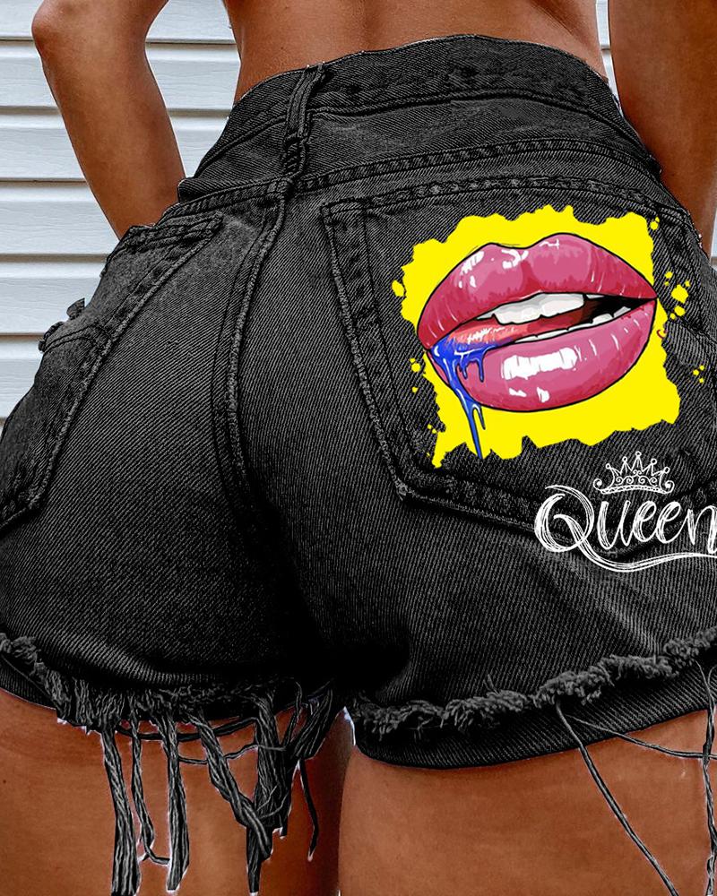 

Fringe Ripped Lip Letter Print Denim Shorts, Black