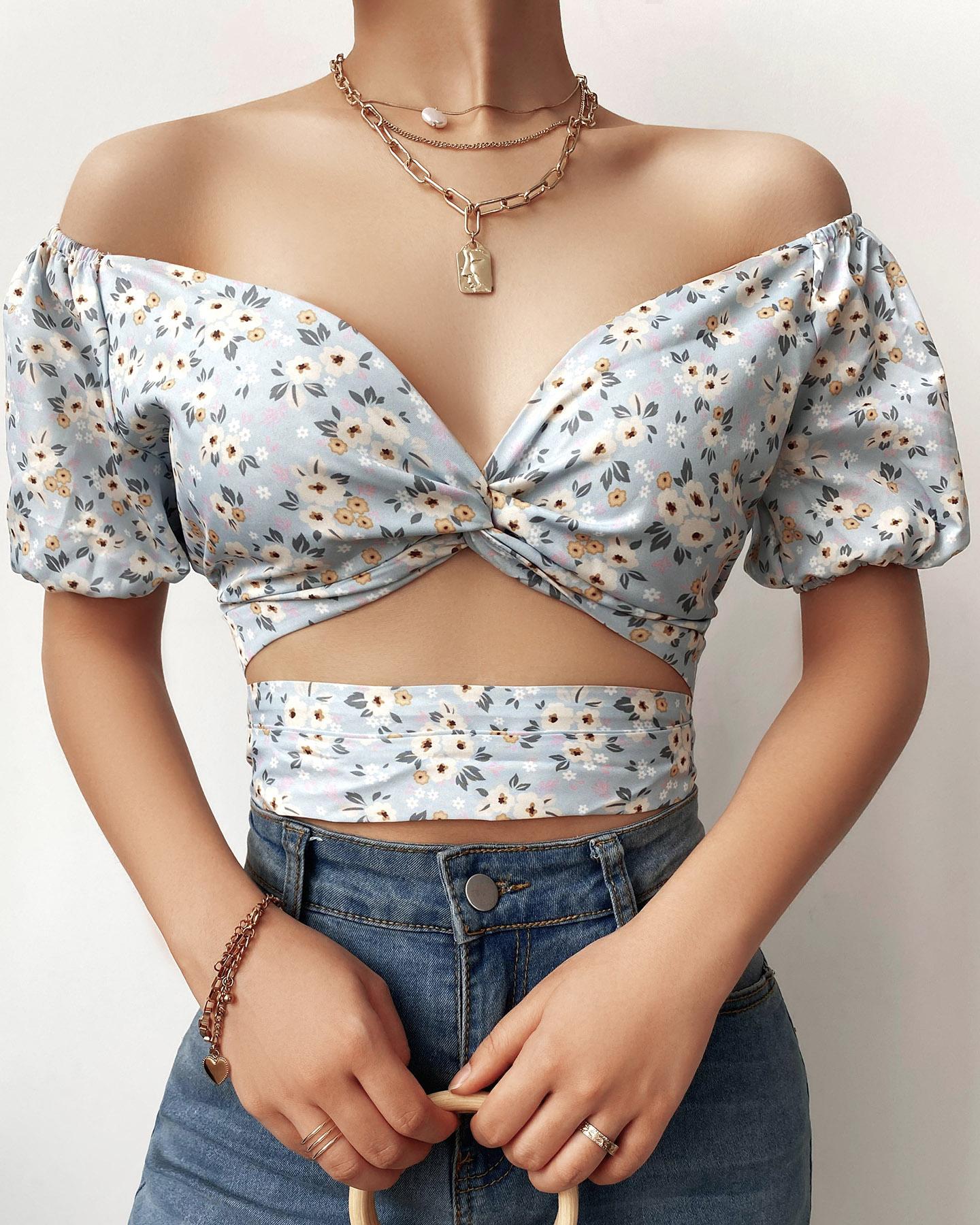 

Ditsy Floral Print Cutout Twisted Front Top, Blue