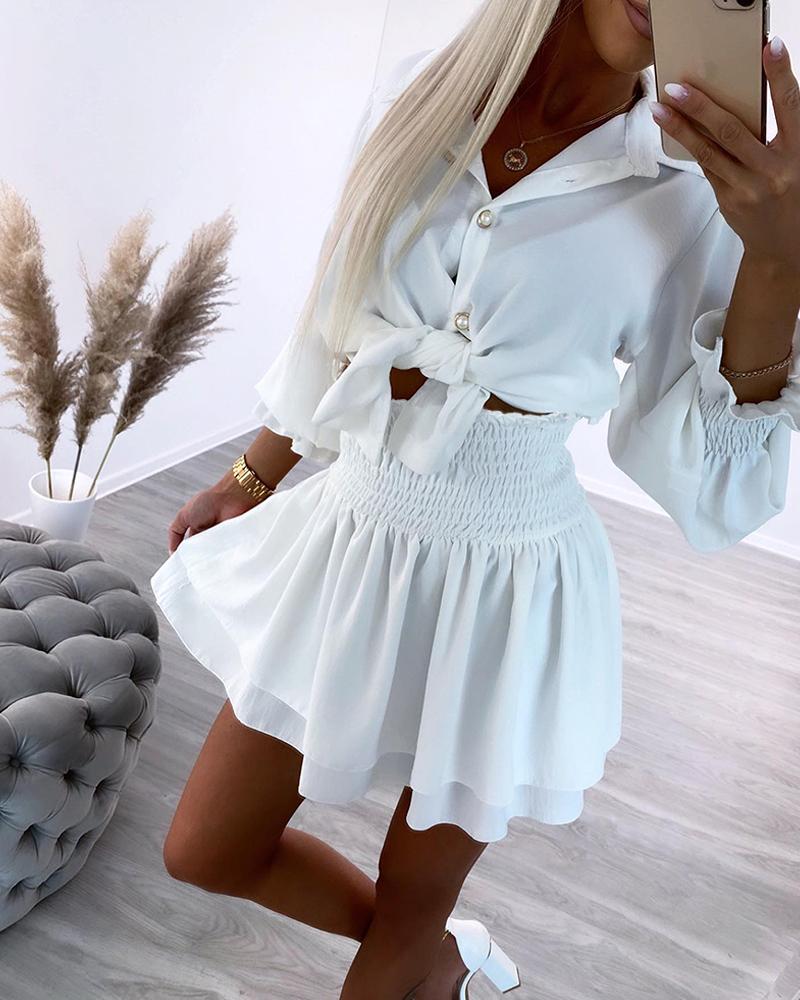 

Conjunto de falda a capas y top con botones fruncidos anudados, White