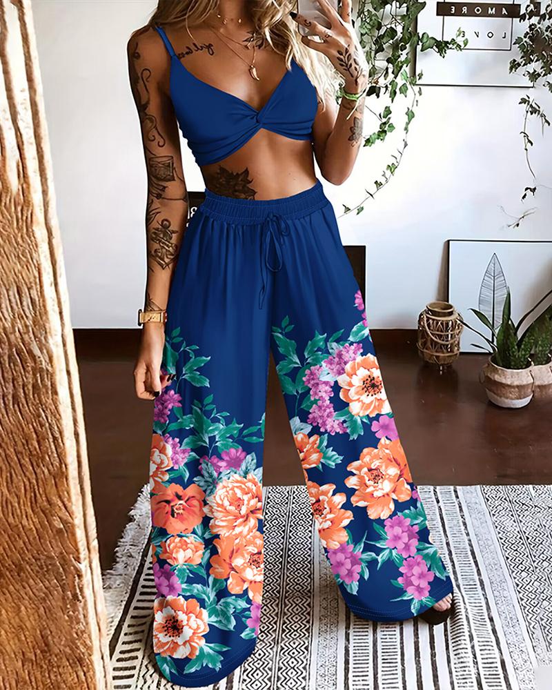 

Conjunto de top cropped torcido e calça larga com estampa floral, Blue