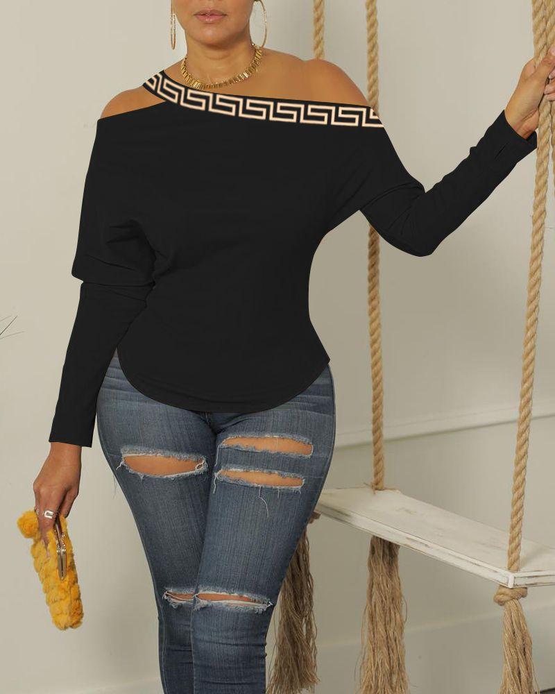 

Geo Trim Cold Shoulder Top, Black