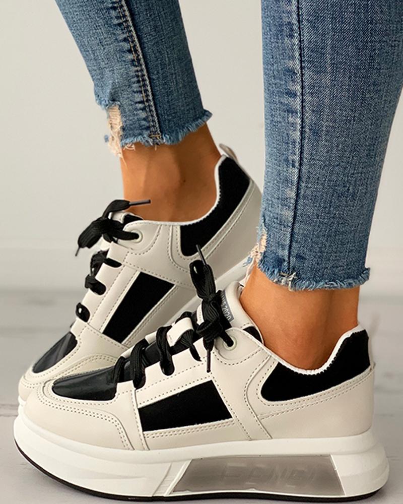 

Colorblock Eyelet Lace-up Casual Muffin Sneaker, Black