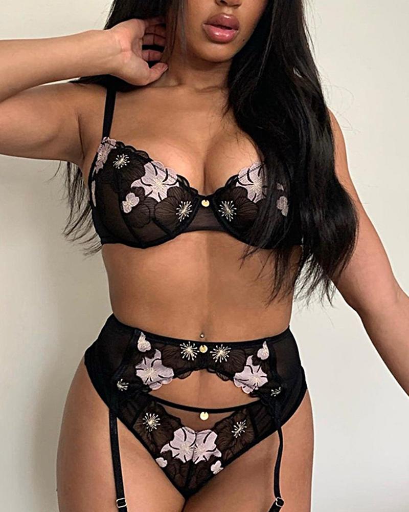

Sexy See-through Floral Embroidery Sling Lingerie With Garter, Black