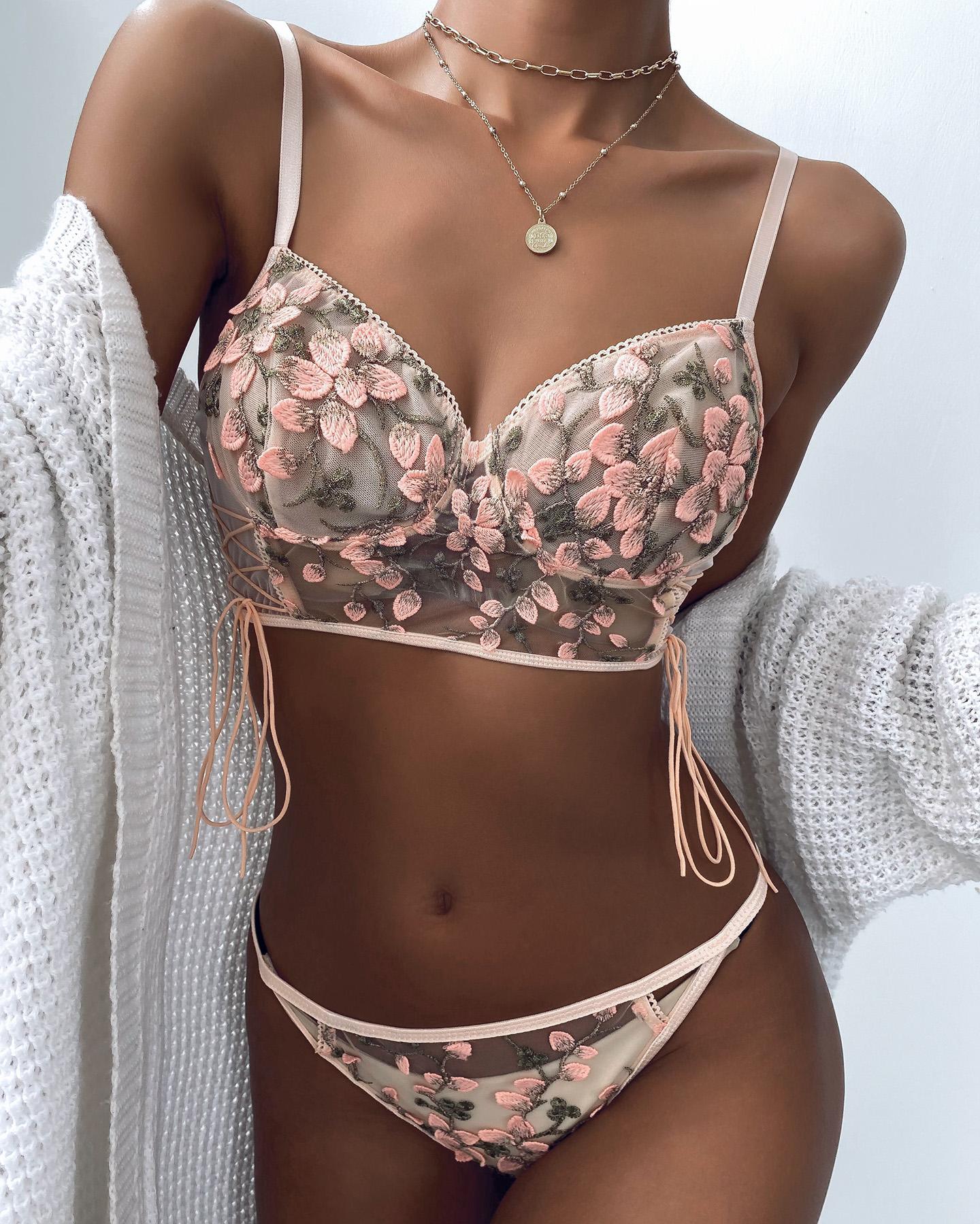 

Lace-up Solid Color Splicing Floral Embroidery Sling Bra Sets, Pink