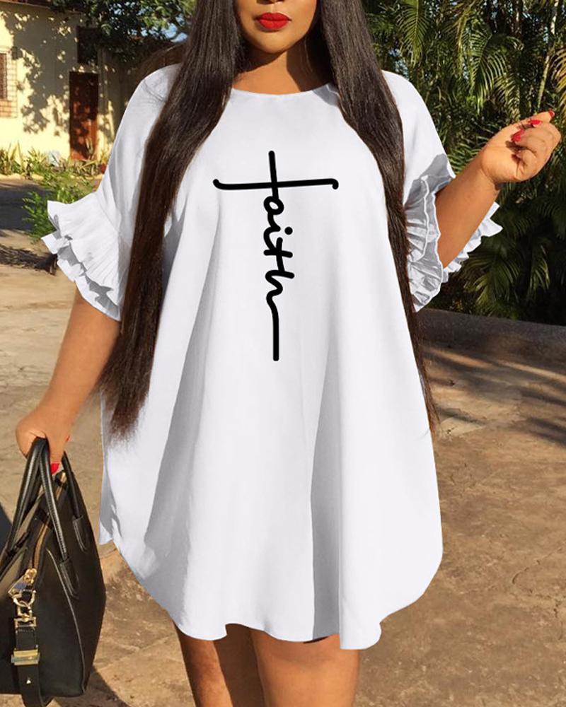 

Plus Size Letter Print Bell Sleeve Curved Hem Casual Dress, White