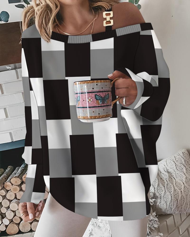 

Geometric Print Colorblock Chain Decor Top, Black