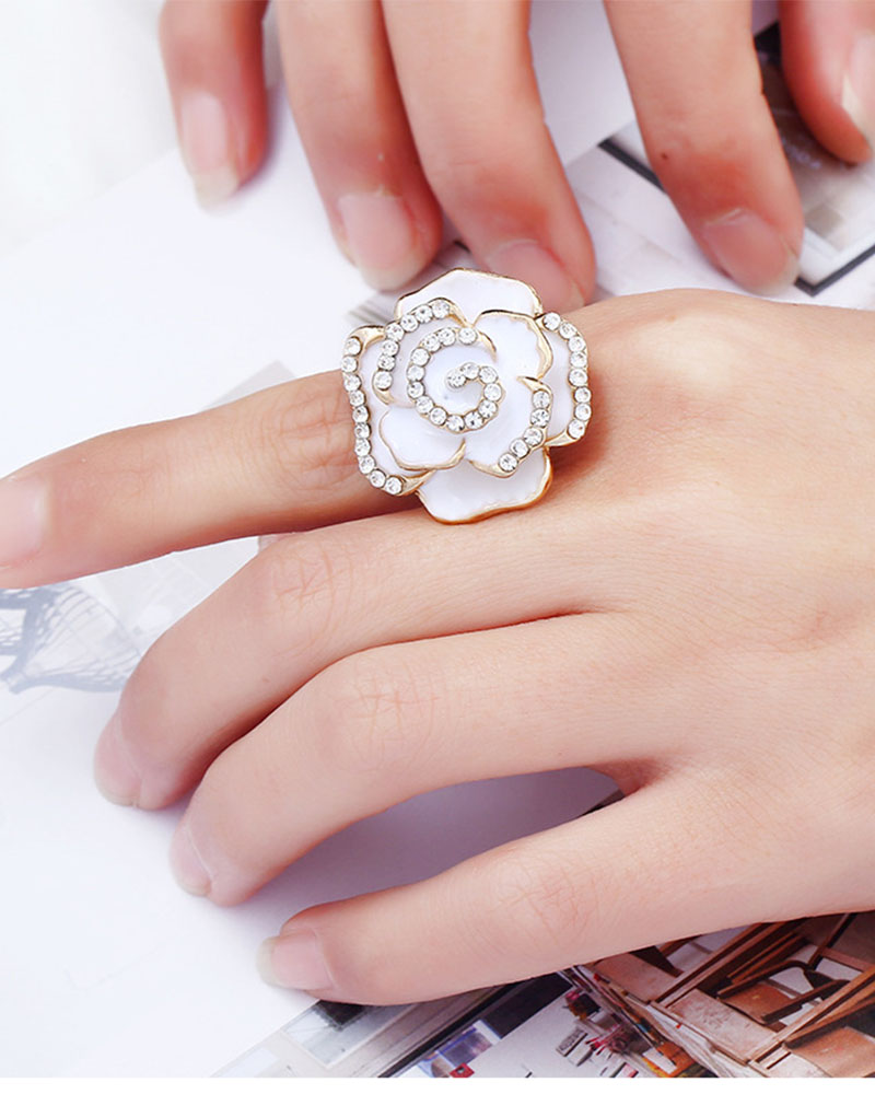 

1pc Rhinestone Decor Floral Shaped Ring, White