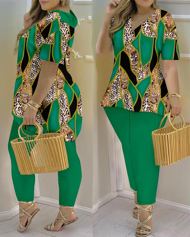 

Plus Size Baroque Leopard Print Short Sleeve Top & Pants Set, Green