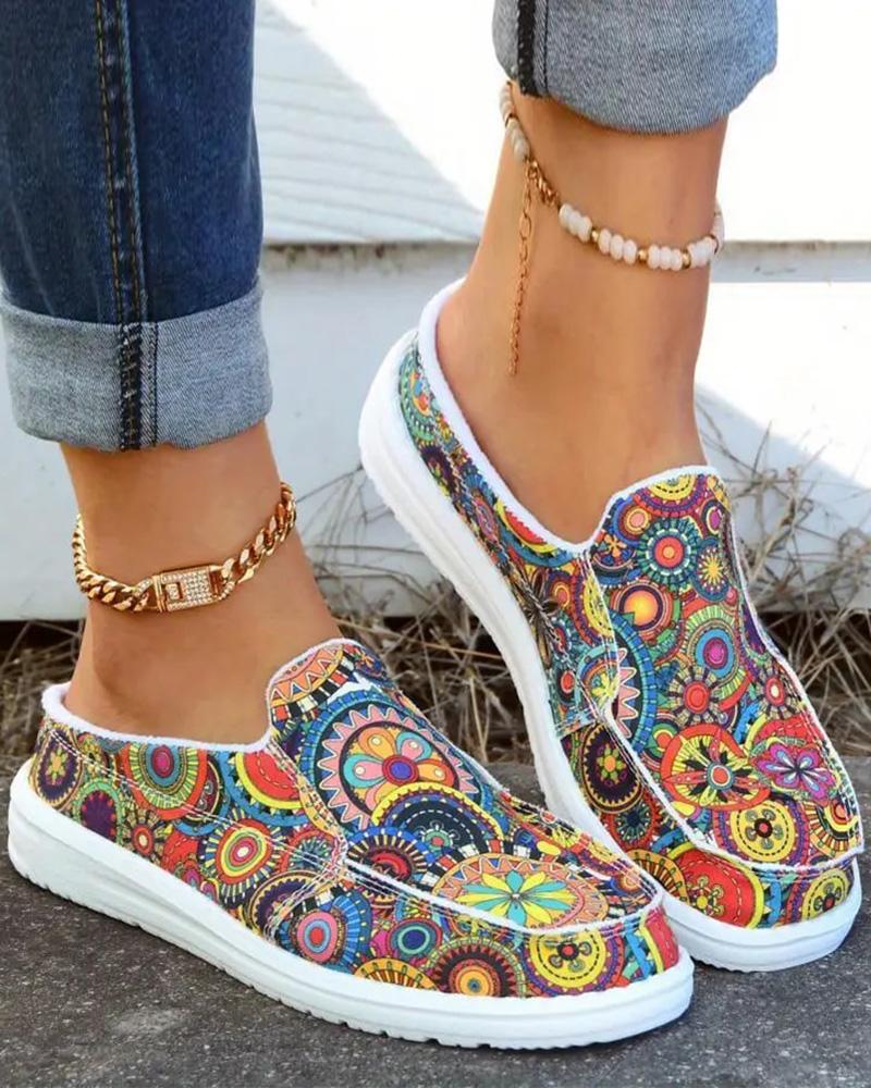 

Tribal Floral Print Slip On Casual Loafers, Multicolor