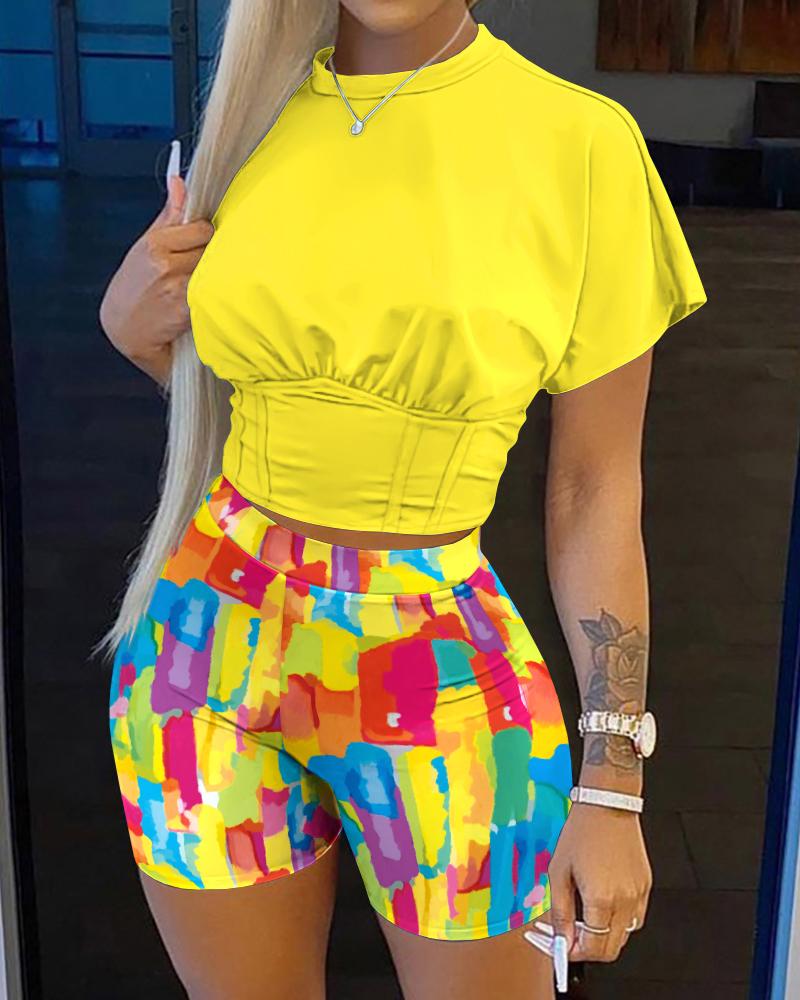 

Corset Design Crop Top & Allover Print Shorts Set, Yellow