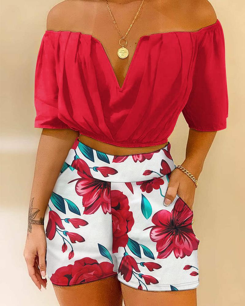 

Off Shoulder Ruched Crop Top & Floral Print Shorts Set, Red