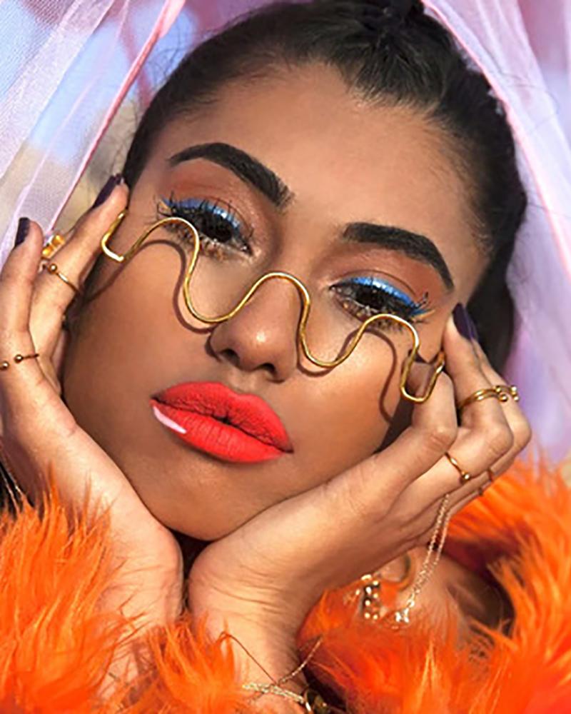 

Wave Pattern Metal Eye Frame, Gold