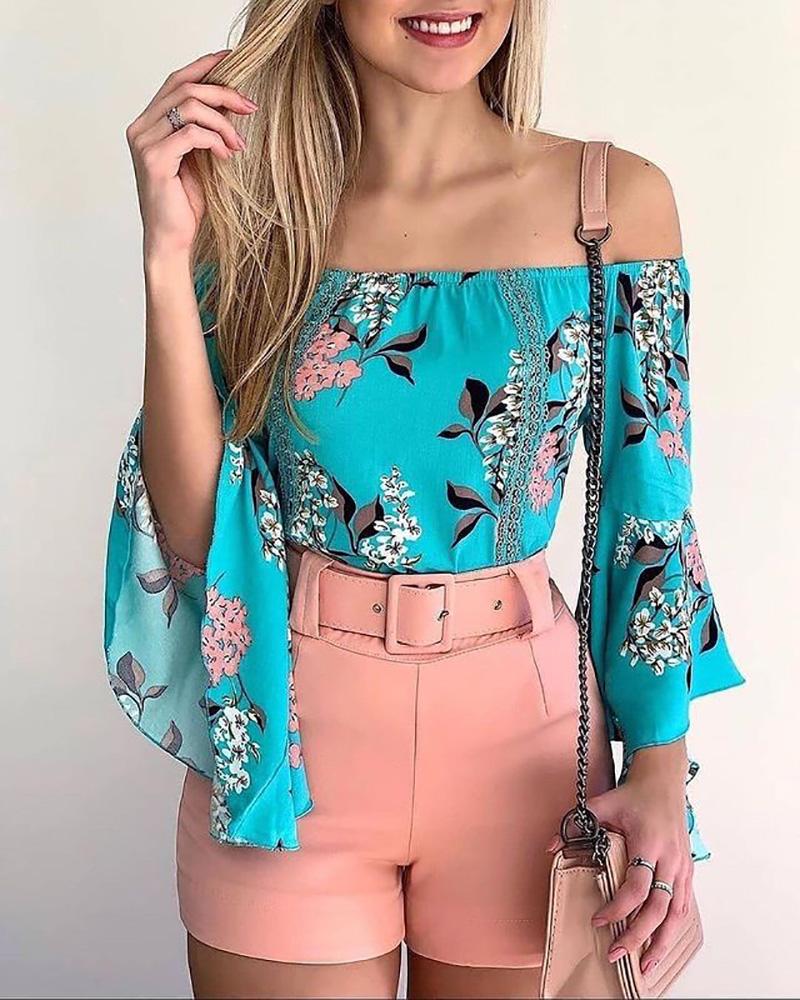 

Off Shoulder Floral Print Top & Shorts Sets With Belt, Blue