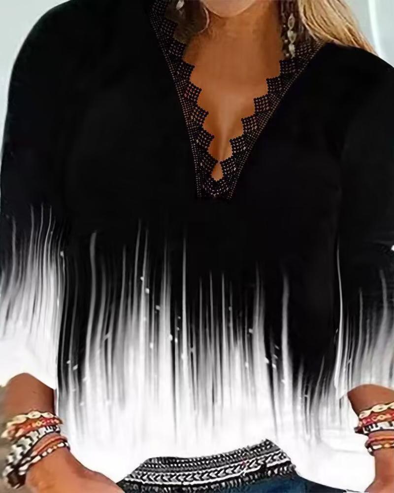 Top casual con cuello en V de encaje en contraste de Ombre de talla grande