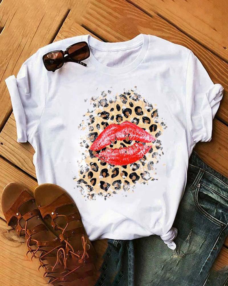 

Plus Size Valentine's Day Leopard Lip Print Casual T-shirt, White