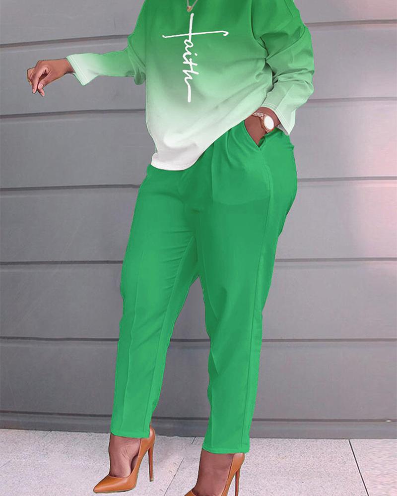 

Plus Size Faith Print Ombre Top & Pocket Design Pants Set, Green