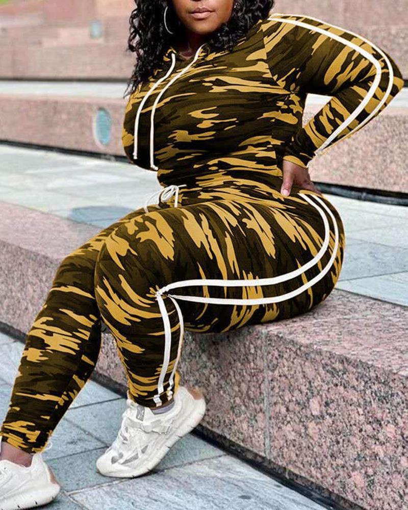 

Plus Size Camouflage Print Hooded Top & Drawstring Pants Set, Yellow