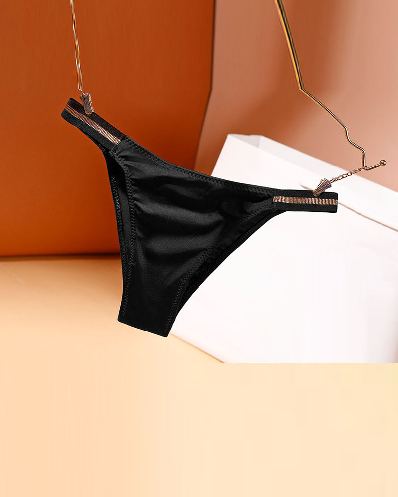 

Seamless Breathable Thong Panty, Black