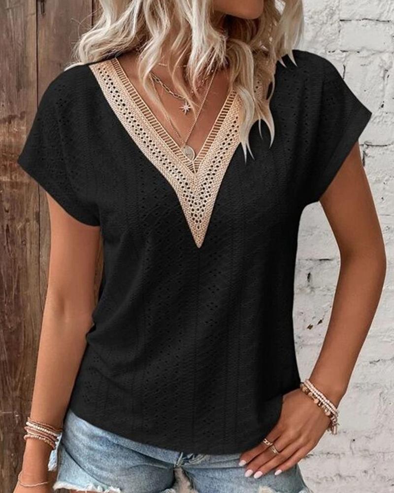 

Contrast Lace Eyelet Embroidery V-Neck T-shirt, Black