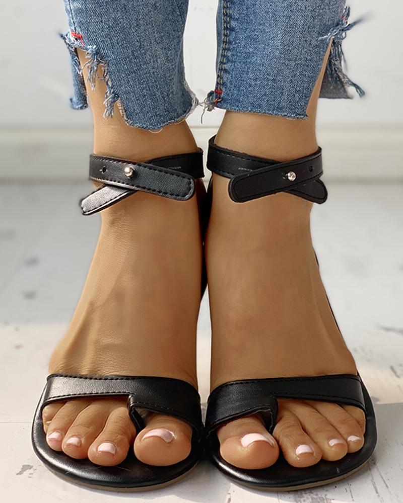

Toe Ring Stud Buckled Flat Sandals, Black