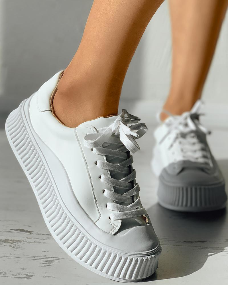 

Eyelet Lace-up Casual Muffin Sneaker, White