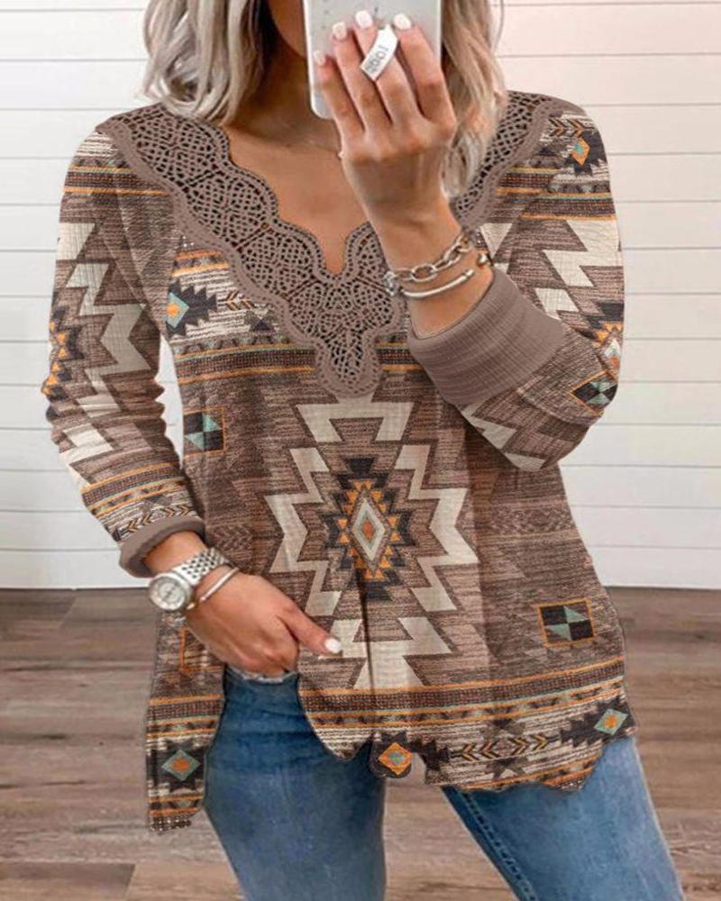 

Plus Size Aztec Geometric Print Contrast Lace Long Sleeve Top, Brown