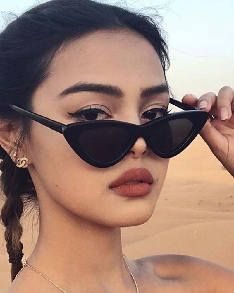 

Retro Small Frame Cat Eye Sunglasses, Black
