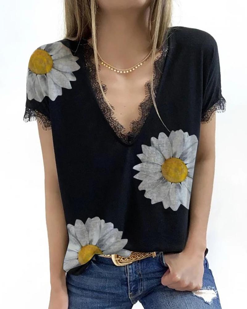 

Eyelash Lace Trim Daisy Print T-shirt, Black
