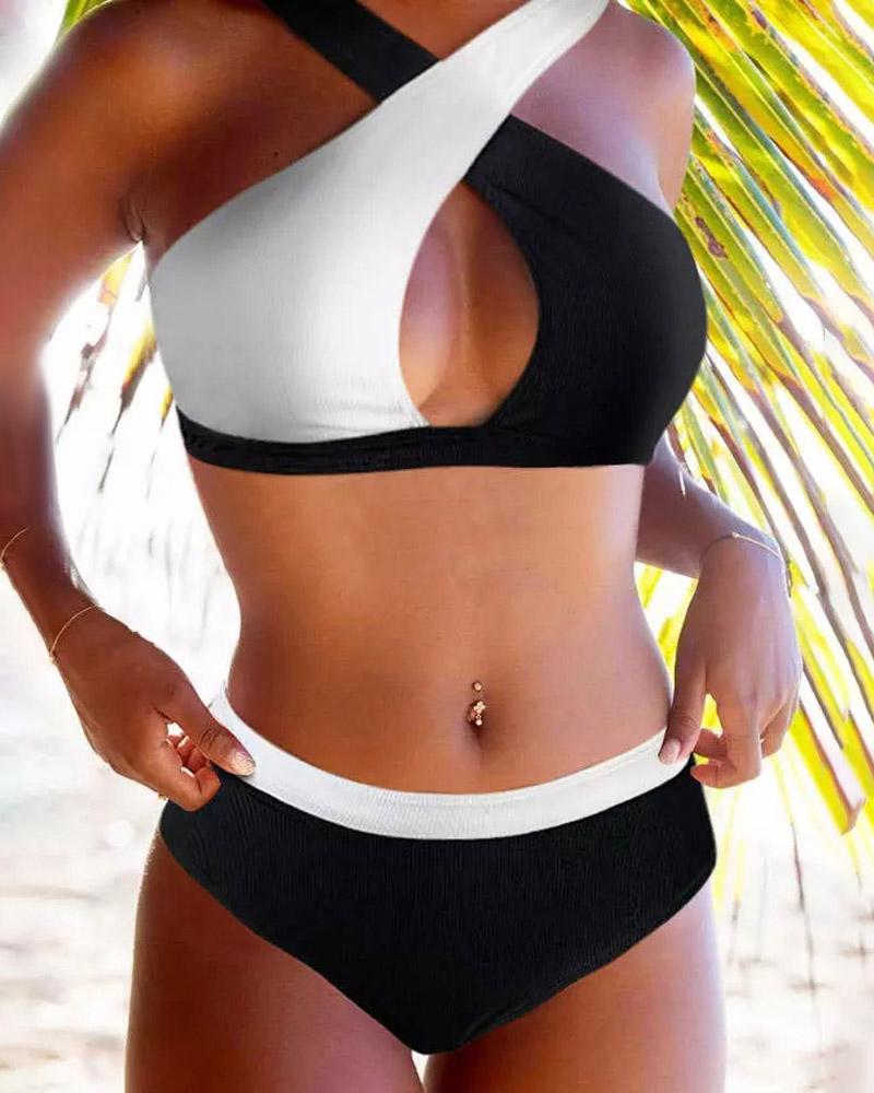 

Colorblock Crisscross Hollow Out Bikini Set, Blackwhite