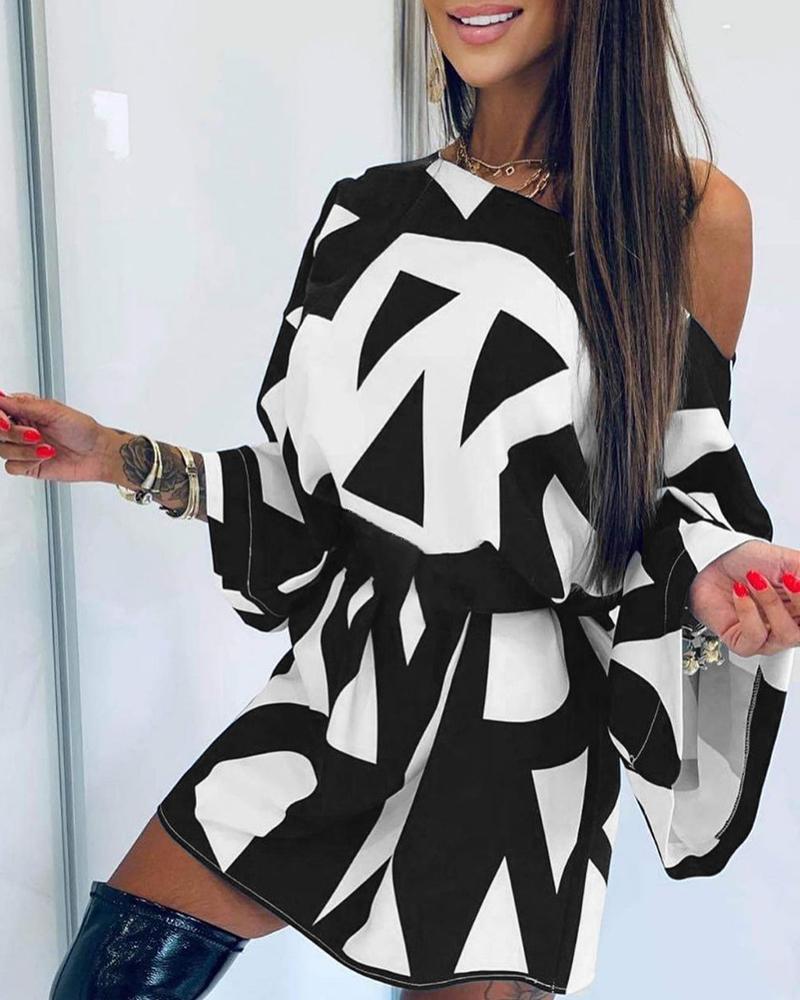 

Cold Shoulder Bell Sleeve Abstract Print Dress, Black