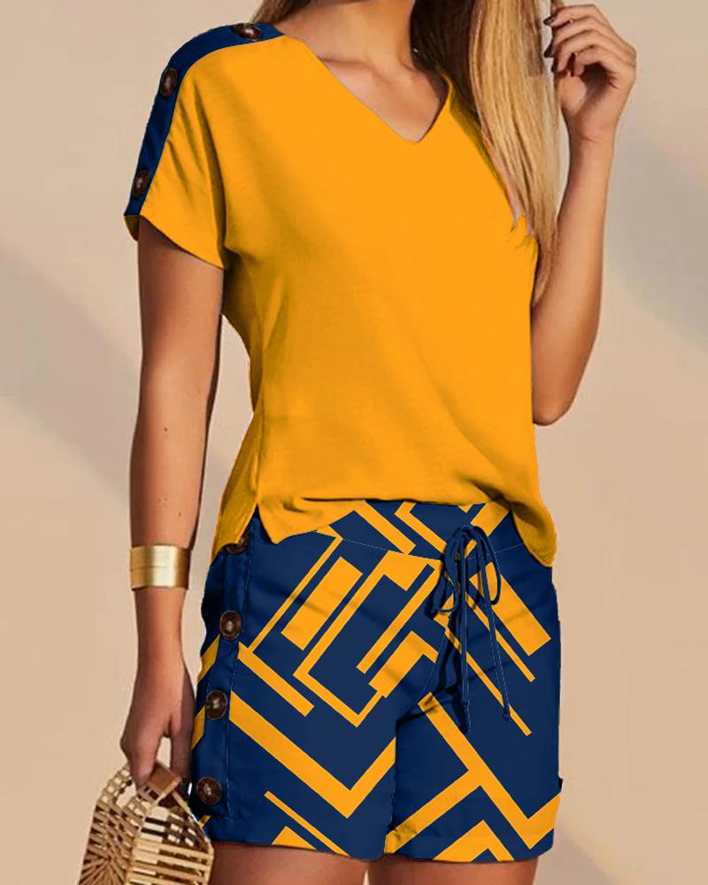 

Buttoned V-Neck Top & Geometric Print Drawstring Shorts Set, Yellow