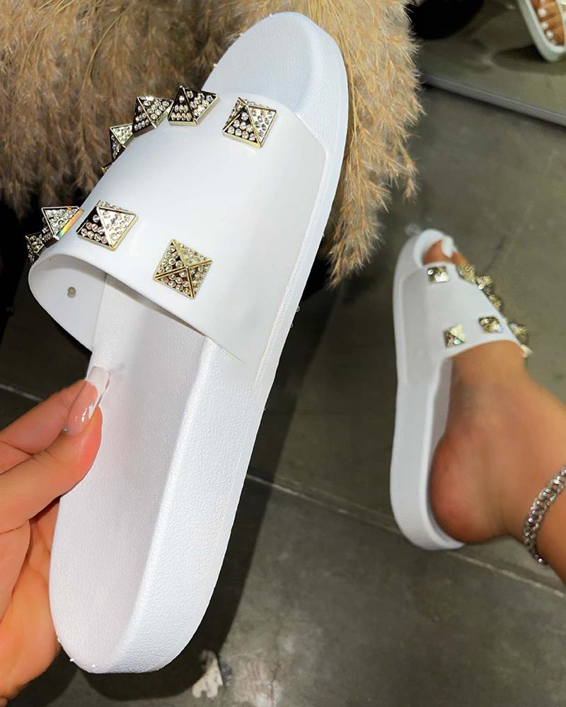 

Studded Round Toe Platform Slippers, White