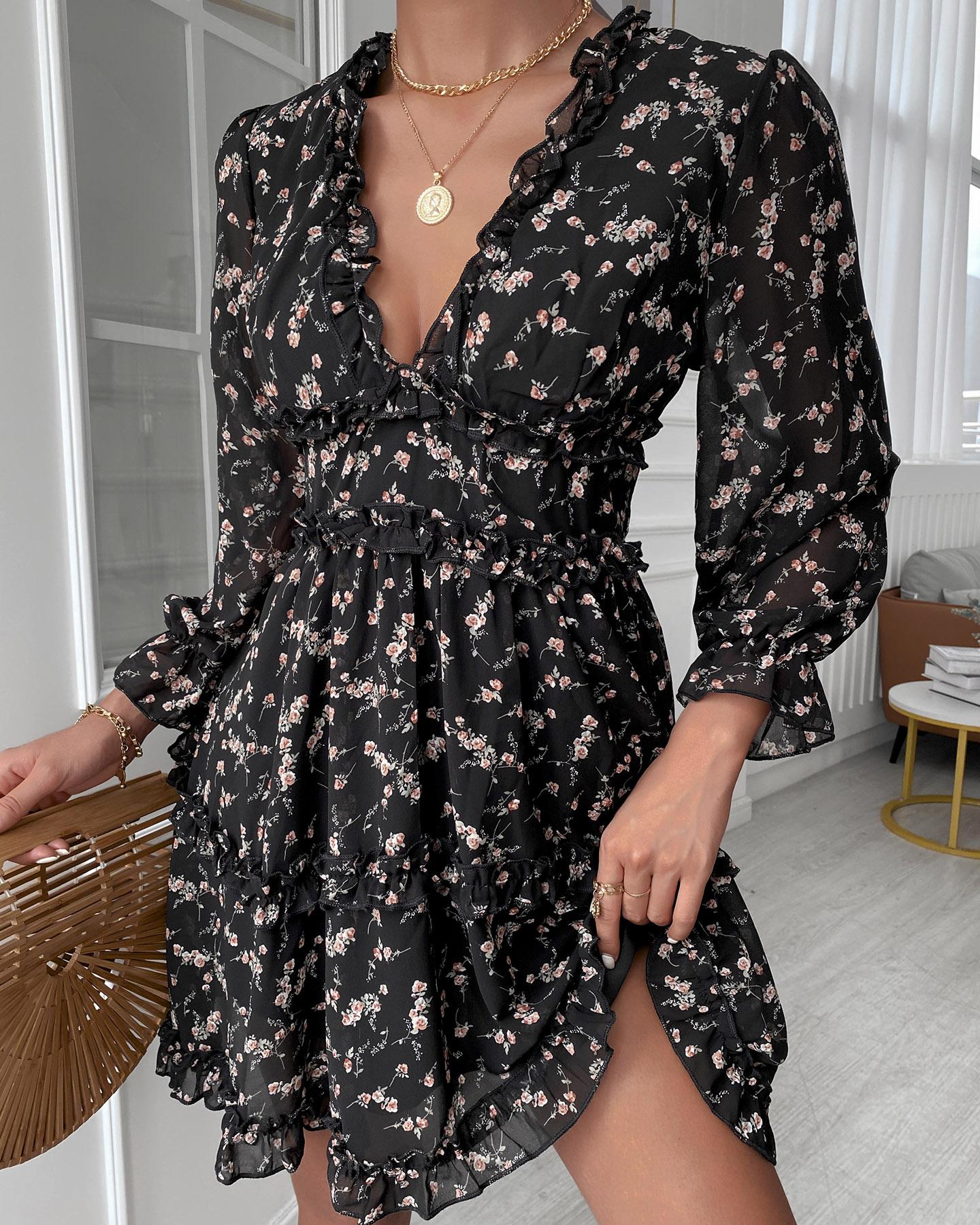 

Frill Hem Daisy Print Long Sleeve Dress, Black