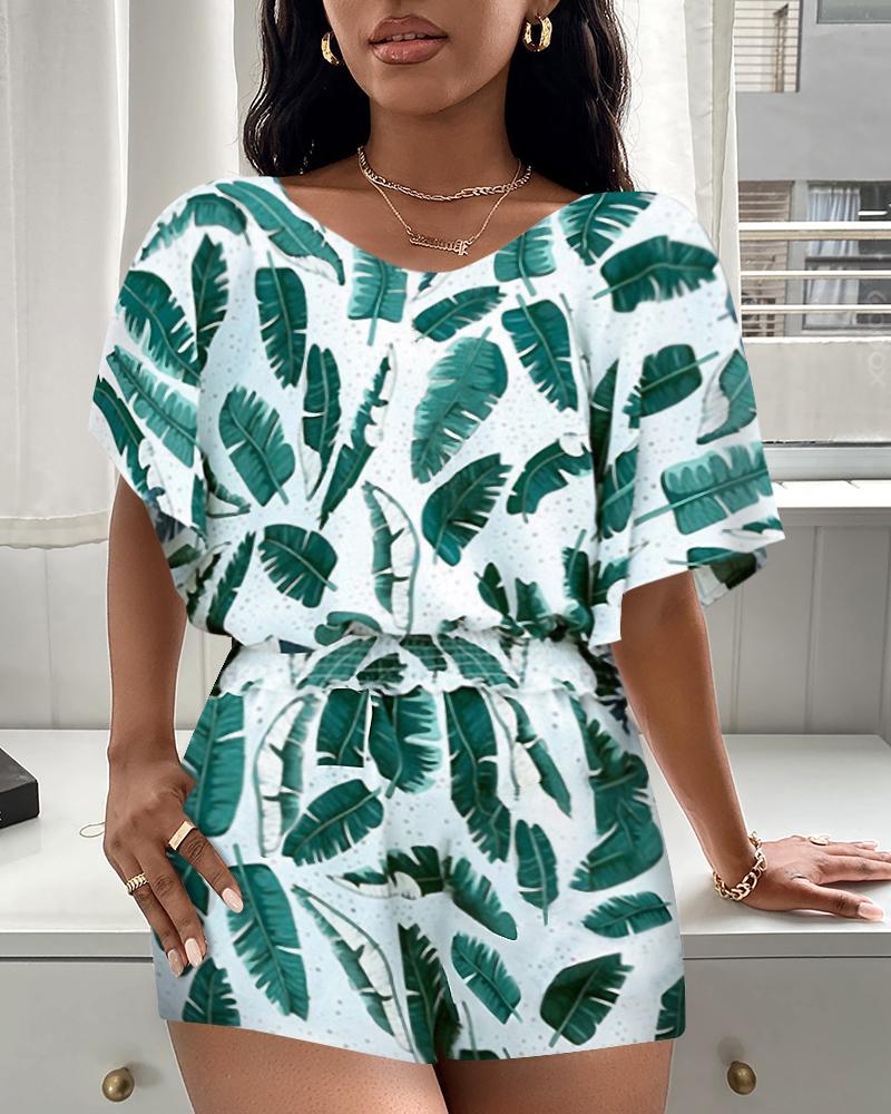

Feather Print Short Sleeve Loose T-shirts With Shorts Suit Sets, Green