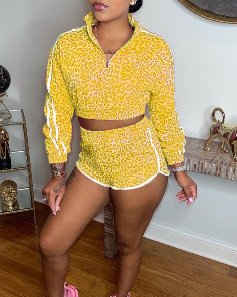

Leopard Print Contrast Binding Zipper Front Crop Top & Shorts Set, Yellow