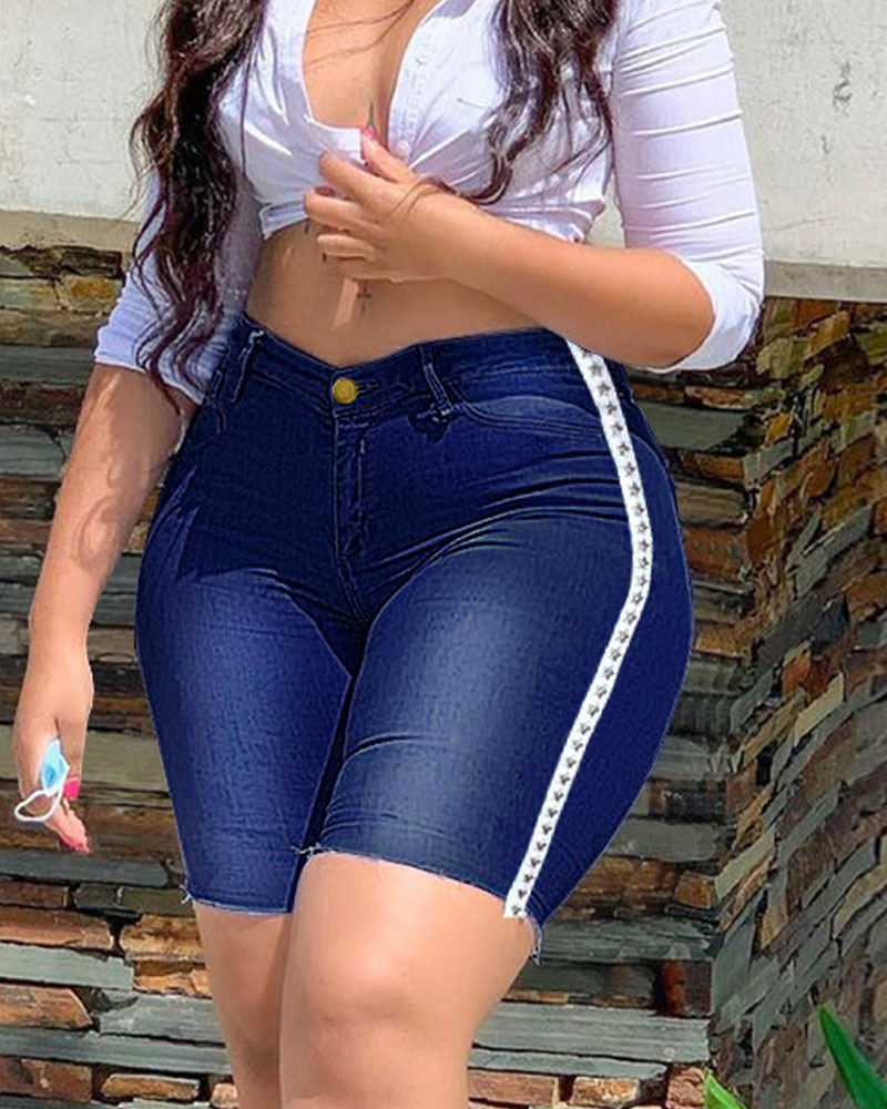 

Plus Size Studded Decor Tape Patch Denim Shorts, Purplish blue
