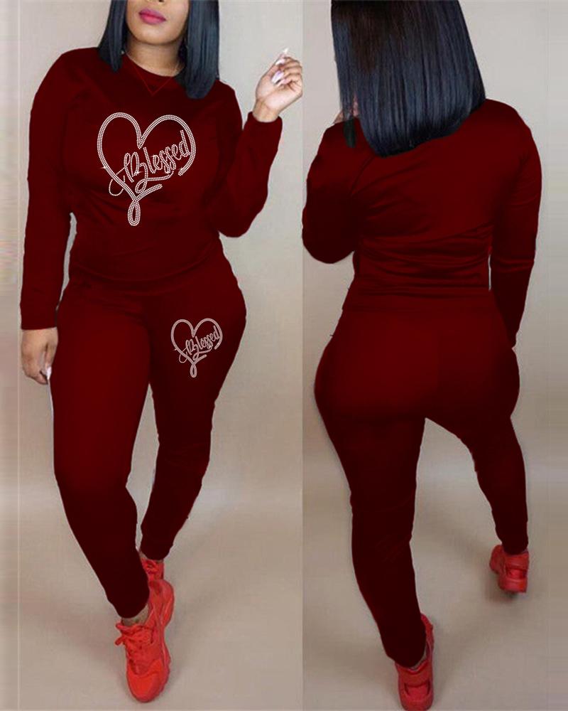 

Plus Size Rhinestone Letter Heart Pattern Top & Pants Set, Wine red