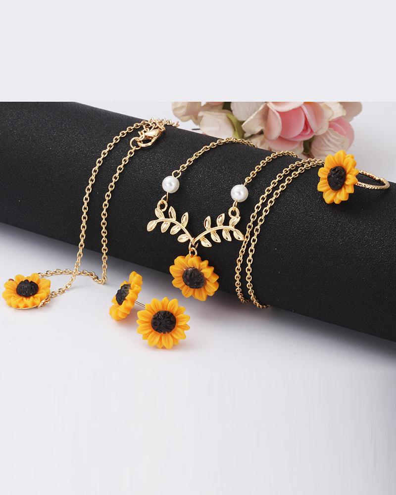 

4pcs Sunflower Pendant Necklace & Chain Bracelet & Stud Earrings & Ring Jewelry Set, Gold