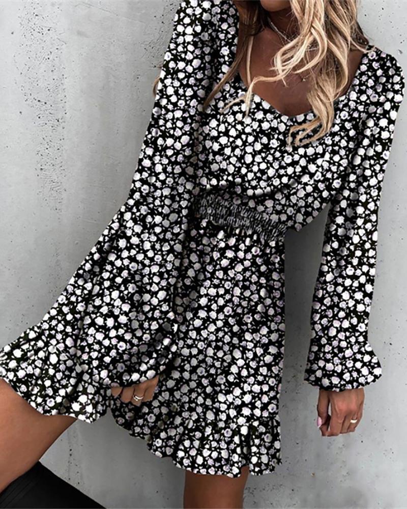 

Lantern Sleeve Ditsy Floral Print Ruffles Dress, Black