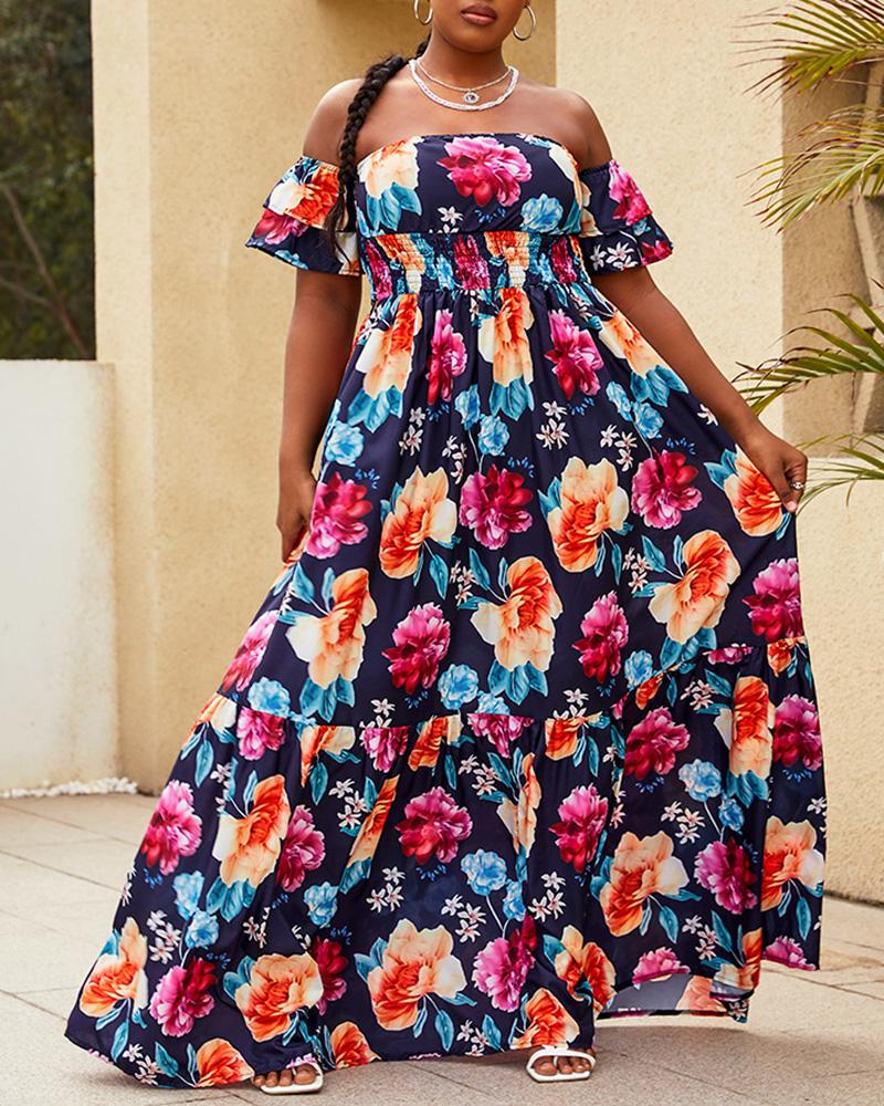 Robe maxi froncée à imprimé floral et épaules dénudées