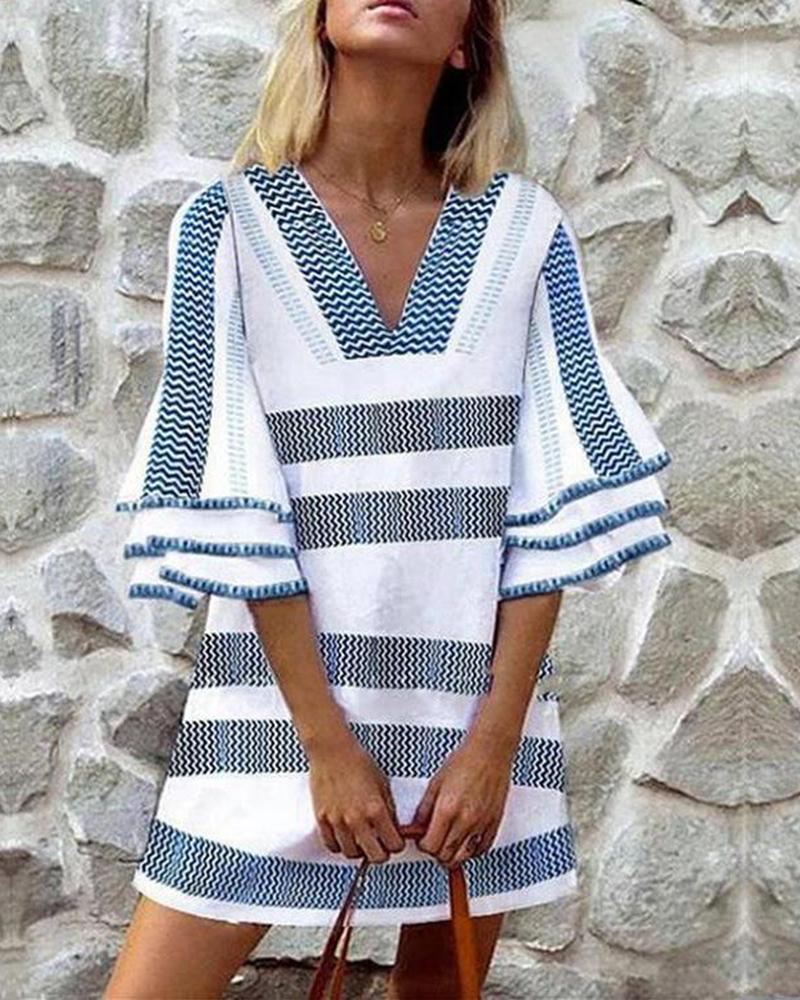 

Raised Grain Print V-neck Dress, Blue