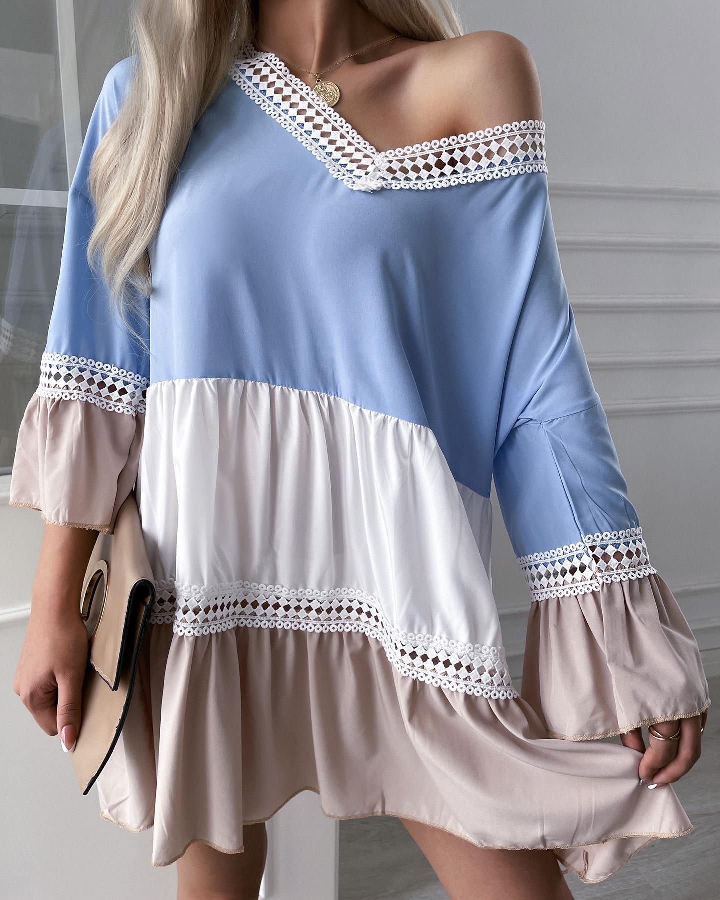 

V Neck Lace Trim Colorblock Bell Sleeve Blouse, Blue