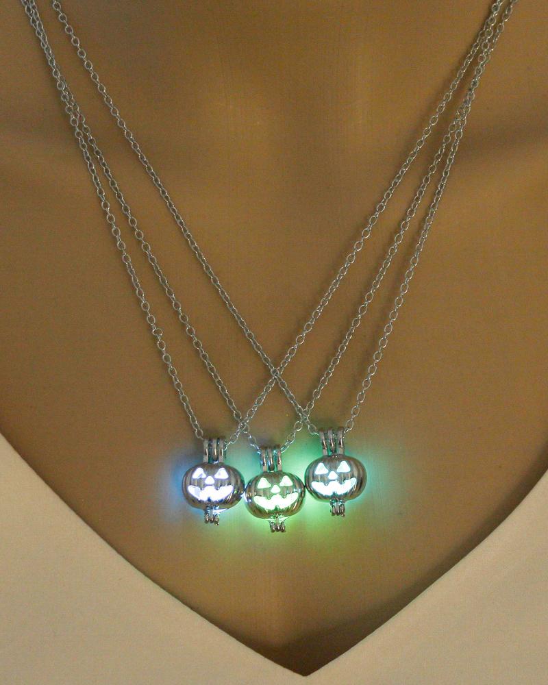 

1pc Halloween Luminous Pumpkin Scary Face Pendant Necklace, Style1