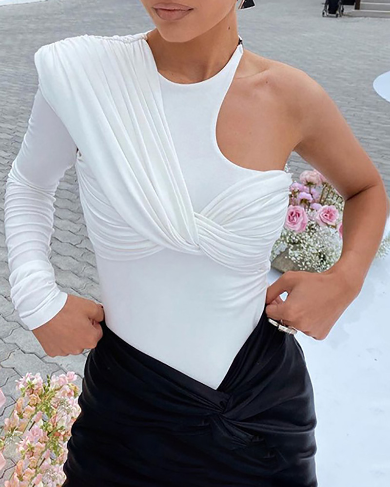 

One Shoulder Twist Decor Bodysuit, White