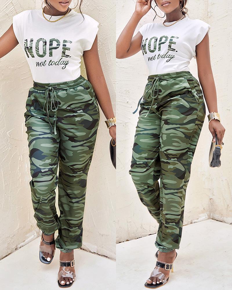 

Letter Camo Print Shoulder Pad Top & Drawstring Pants Set, Camoflage