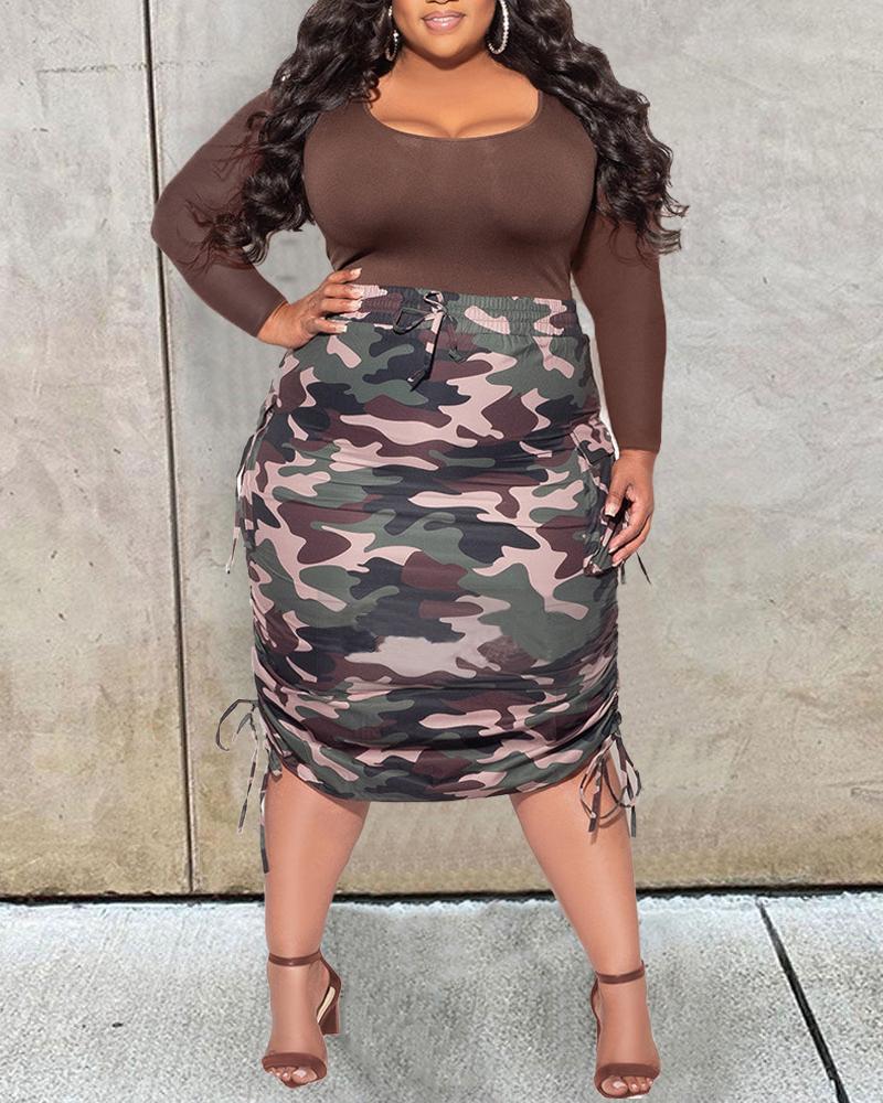 

Plus Size Long Sleeve Top & Camouflage Print Drawstring Skirt Set, Brown